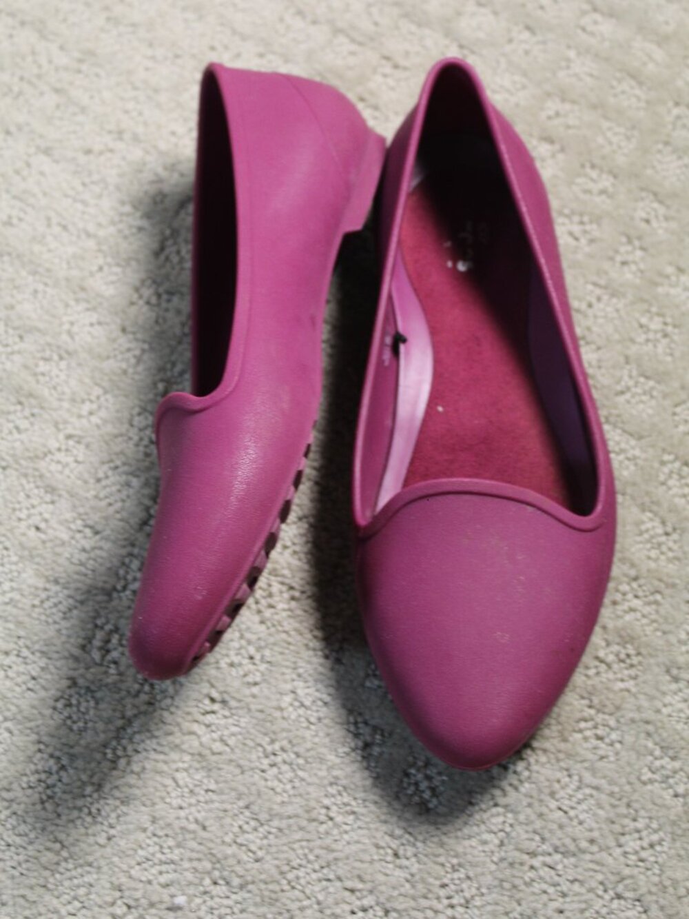 Crocs Brooklyn Women's Size 6 Pink Rubber Almond Toe Flats